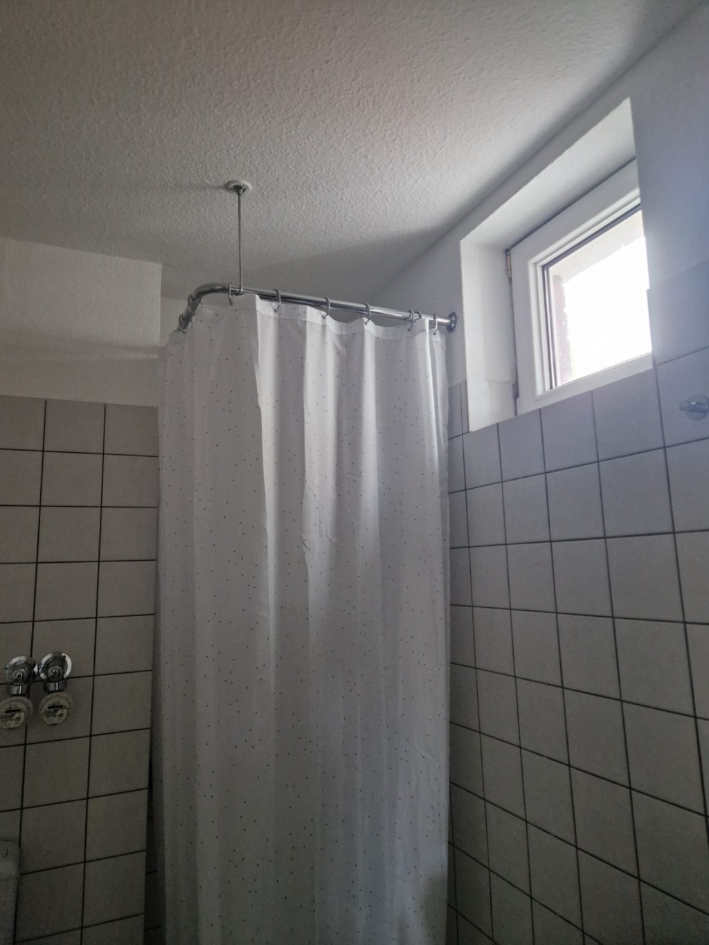 bis 08.10.: 2 Raum Wohnung Aachen möbliert nähe Klinikum Westpark m. TG Stellplatz August September Tiefgarage Weststrasse Welkenrather Strasse Untermiete – Weststrasse, 52074 Aachen Aachen – Vorschaubild 12