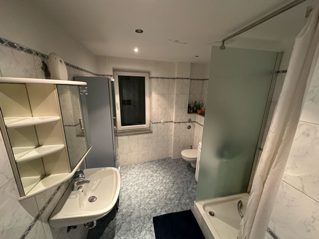 Habitación en WG nordend mittelweg - bad 1