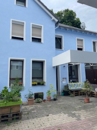 Ad image: Rooms in quiet, half-working - WG, 27+