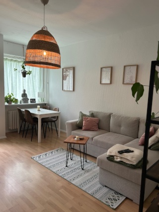 UNTERMIETE: Helle 2-Zimmer-Wohnung mit Balkon in Berlin-Reinickendorf — photo 1