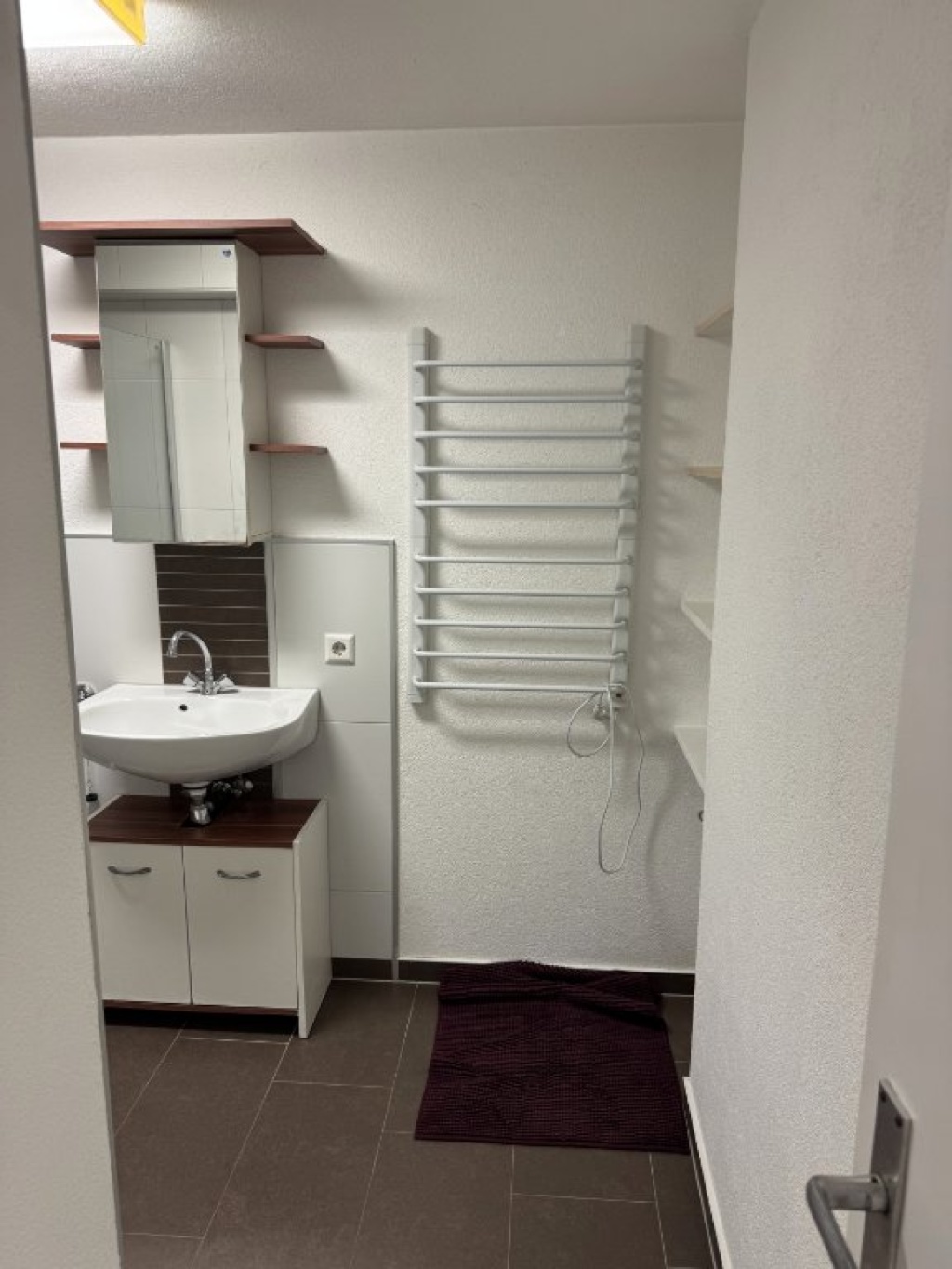 WG - Zimmer / voll Mobliert / – Nordbergstraße 22, 74076 Heilbronn Heilbronn – Vorschaubild 2