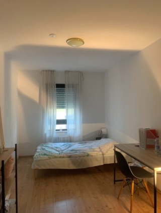 Imagen del anuncio: Helles Zimmer in Frauen-WG für Pauschalmiete   (möbliert, zentral, ruhig)