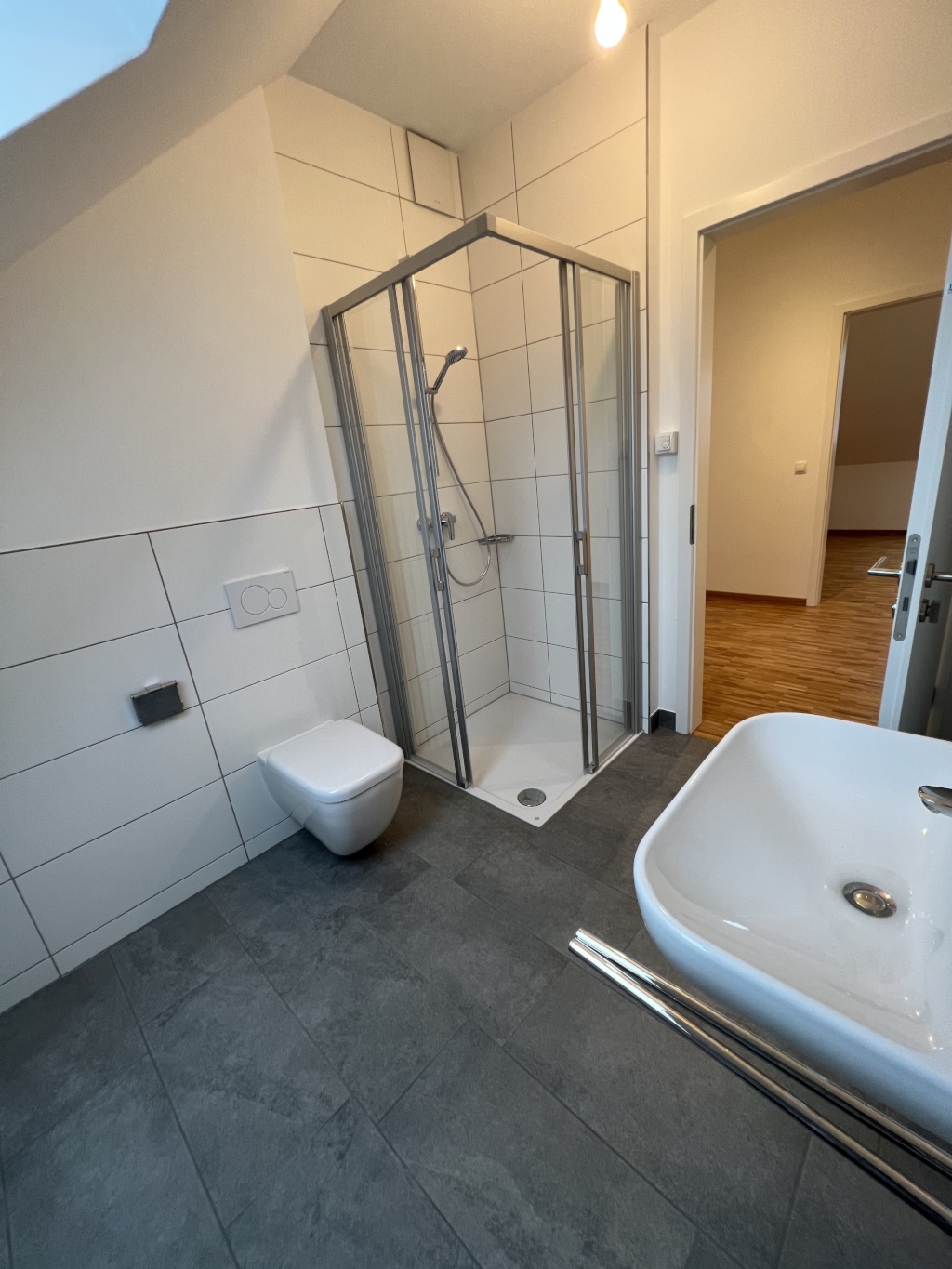WG-Zimmer Kohlberg Dr.-Leicht-Straße 9a - Bad oben
