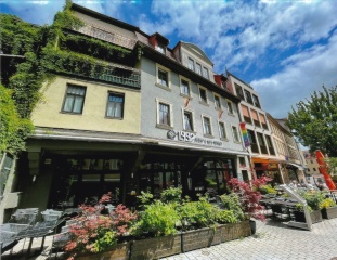 Ad image: City Jena-Sonniges Zimmer-3er Girls WG-International StudentHouse, Clevere students live here