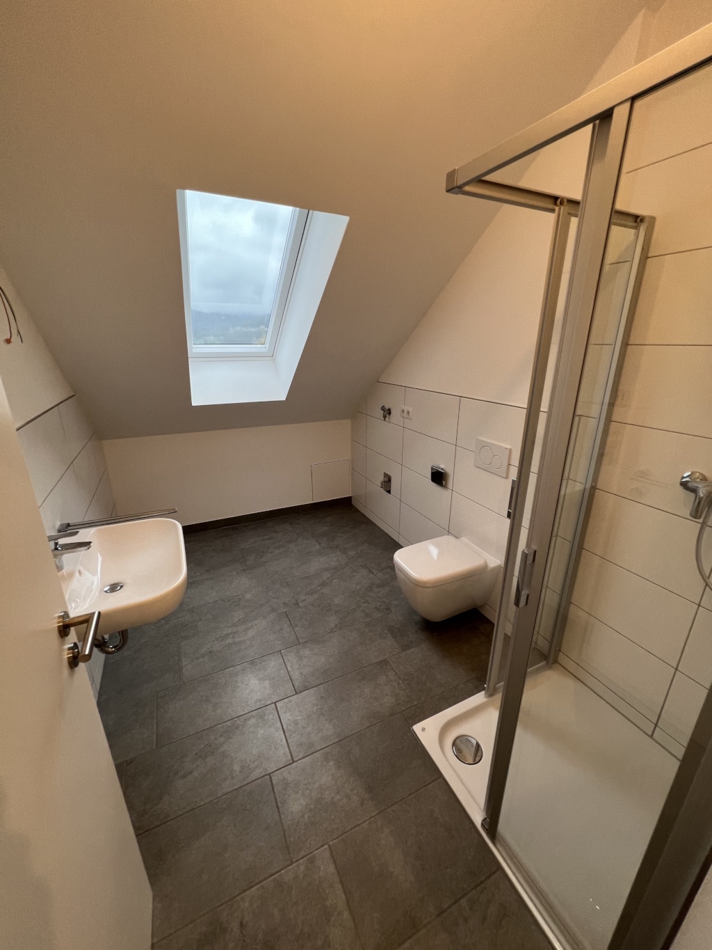 WG-Zimmer Kohlberg Dr.-Leicht-Straße 9a - Bad oben