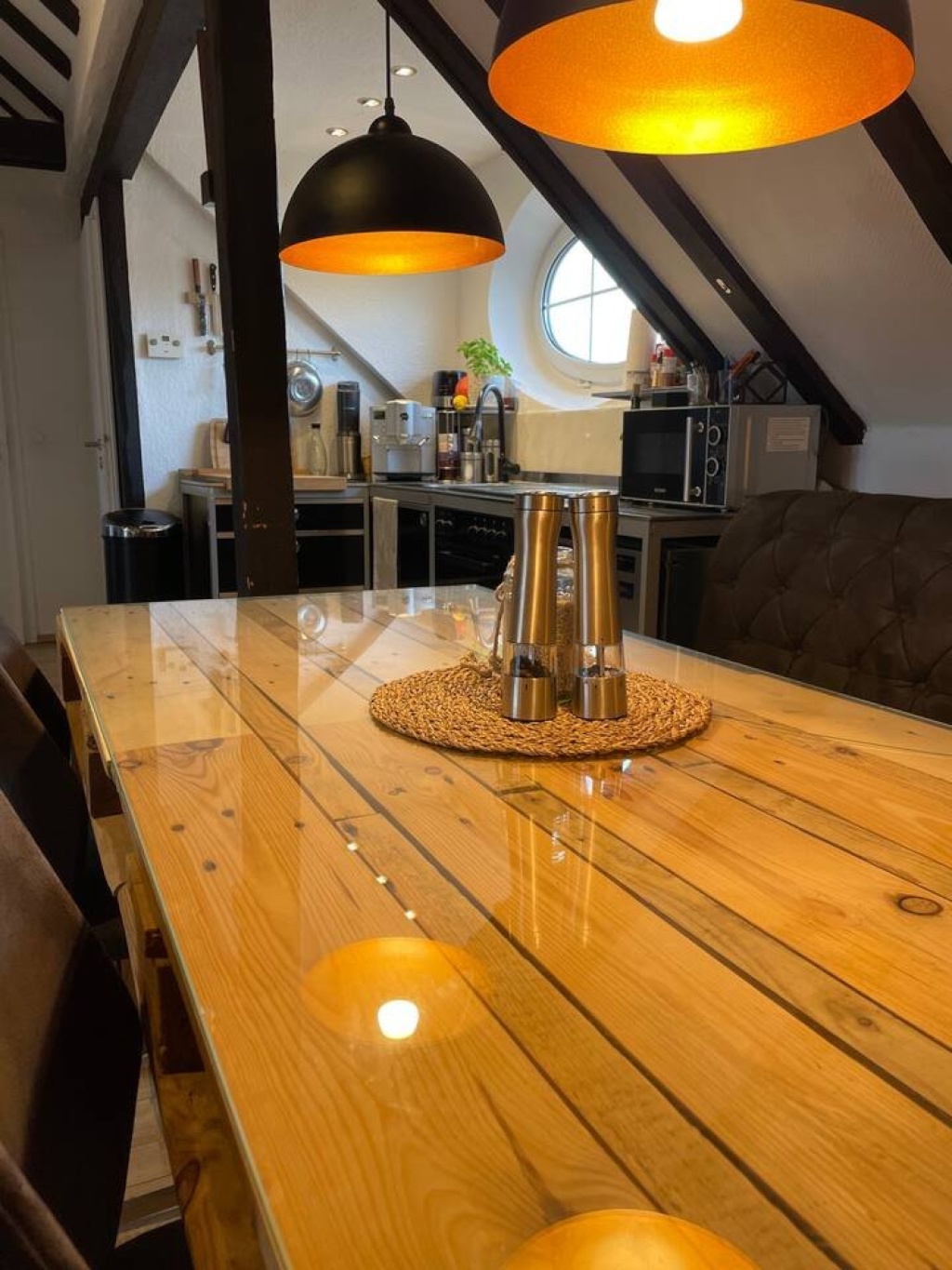 Stilvolle 2-Zimmer-Dachgeschosswohnung mit zwei Balkonen – 40211 Düsseldorf Stadtmitte – Vorschaubild 8