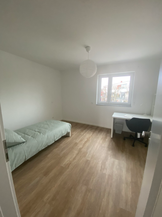 Möbliertes WG Zimmer - 2. OG