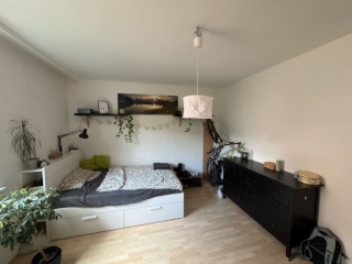 Anzeigenbild: Sonniges WG-Zimmer in bester Lage