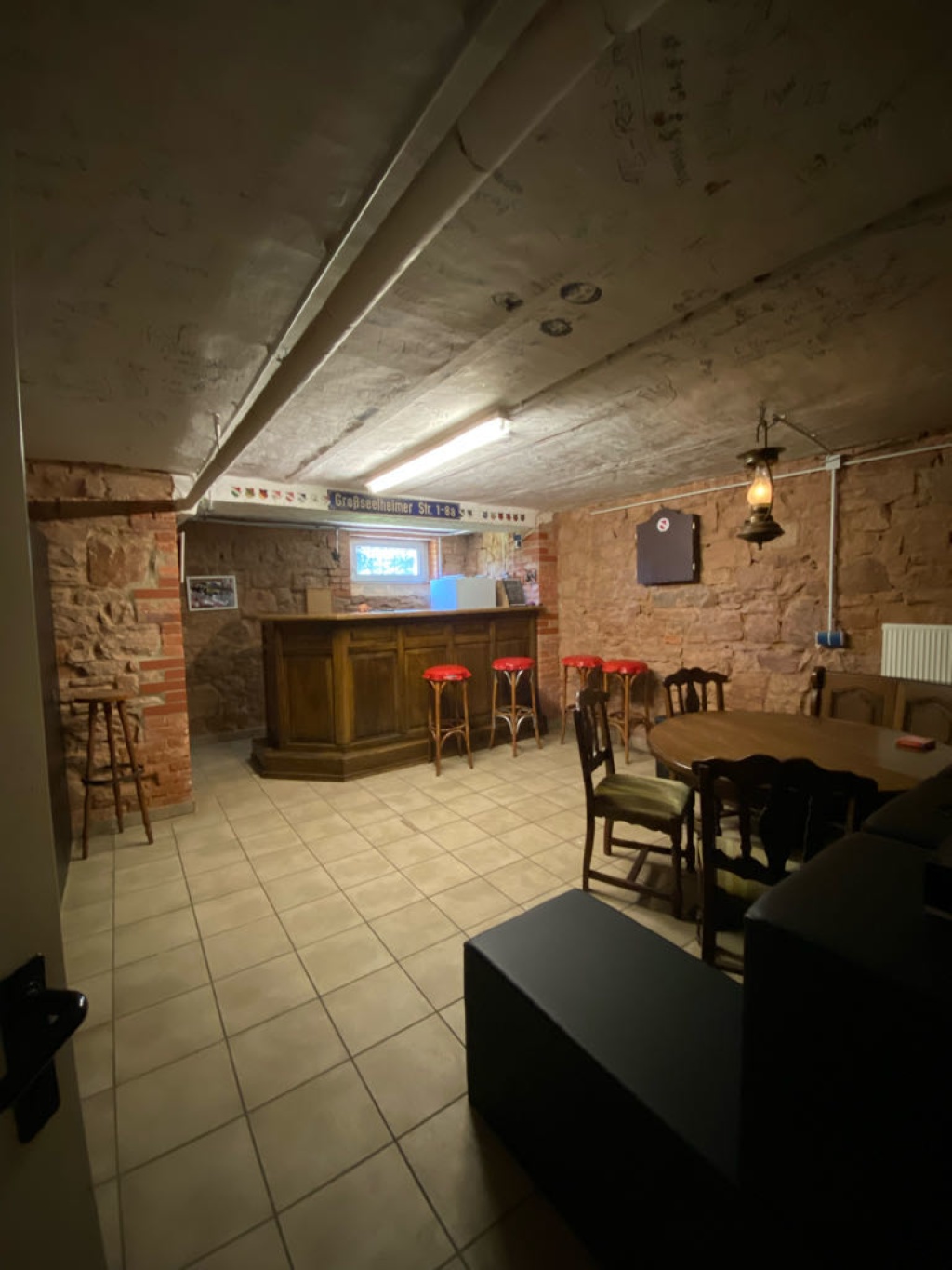 WG-Zimmer Kernstadt Großseelheimerstraße  1 - Kellerbar mit kühlem Bierchen ;)