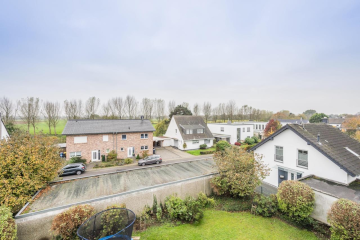 Anzeigenbild: Möblierte 2-Zimmer-Wohnung mit Loggia, Kellerabteil und optionaler Garage in Meerbusch Lank-Latum – ab sofort verfügbar