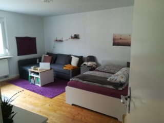 Imagen del anuncio: Gran habitación en el Wunderburg con balcón, sin muebles / parcialmente amueblado