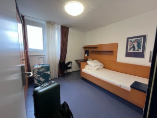 Anzeigenbild: Privatzimmer mit privatem Waschraum Verfügbar