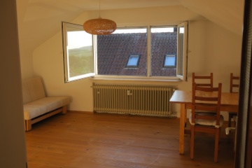 Anzeigenbild: Schöne Wohnung im Dachgeschoss in ruhiger Lage zu vermieten