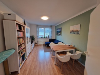 Anzeigenbild: Helle und zentrale 2-Zimmer Wohnung zur Zwischenmiete