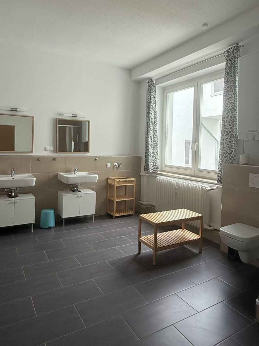 WG-Zimmer Südstadt Frankfurter Straße 113 - W3 - Großes Tageslichtbad 1 mit 2 WB und großer Dusche