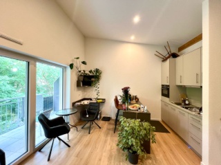 Anzeigenbild: Möblierte Neubau-Wohnung  Zwischenmiete 01.08-08.09;  190€/Woche