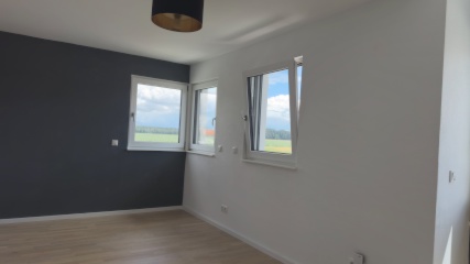 Anzeigenbild: Helles 15 qm-Zimmer mit 4 Fenstern & großem Bad nebenan – Brunnthal bei München