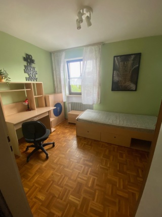 Anzeigenbild: Möbliertes Zimmer mit ca. 12 qm