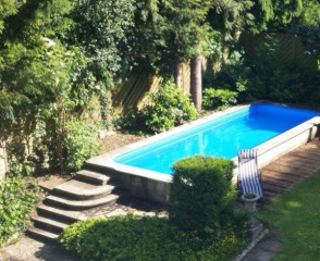 Anzeigenbild: Mehr als nur studieren - Zimmer in Freiburger Altbauvilla mit Pool zu vermieten!