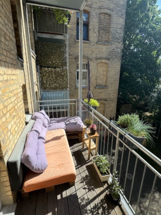 Ad image: Sunny old building room at Rannische