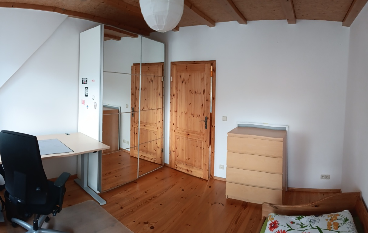WG-Zimmer Friedrichshagen Rahnsdorfer Straße 46 - OG: Im Zimmer - Blick zur Tür