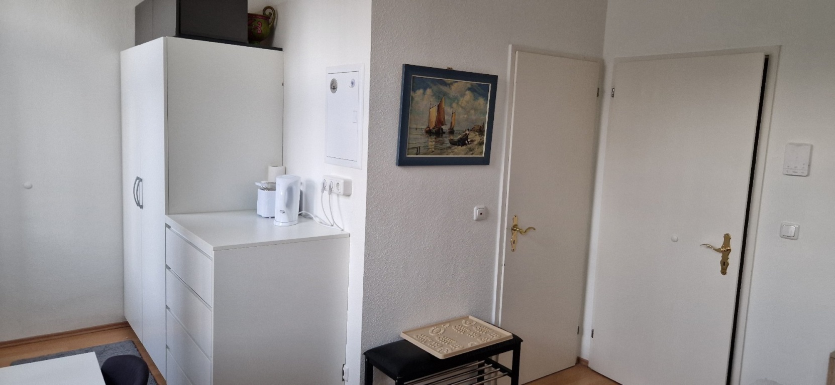 1-Zimmer-Wohnung Innenstadt Rathausstrasse  30 - Raumansicht zur Pantryküche