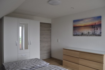 Anzeigenbild: Zimmer in 2er WG - voll möbiliert - Wohnen auf Zeit Ferienwohnung
