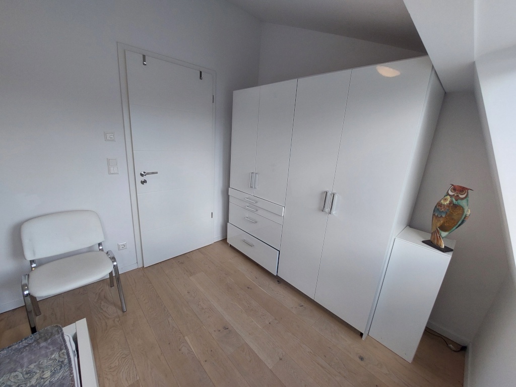 3 möbl. Zi 68 qm inkl Pantry u Balkon für 1-3 Pers ruhig u grün in Meiendorf U1/Bus 24 – Von-Suppé-str. 37d, 22145 Hamburg Meiendorf – Vorschaubild 12