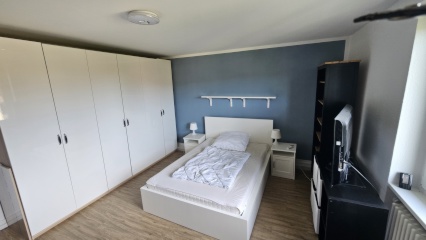 Anzeigenbild: Möbiliertes WG-Zimmer in 2er-WG - Ideal für Studierende - 650€ Pauschal