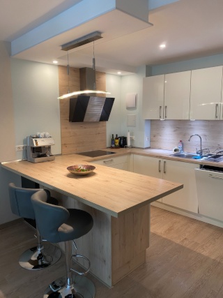 Anzeigenbild: Möblierte Wohnung mit Balkon und EKB in Top-Lage, frisch renoviert!