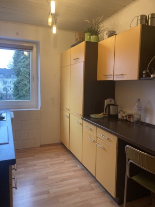 Anzeigenbild: Ein möbliertes Zimmer steht zur Vermietung in der Nähe des Hauptbahnhofs Mülheim (Ruhr) bereit.