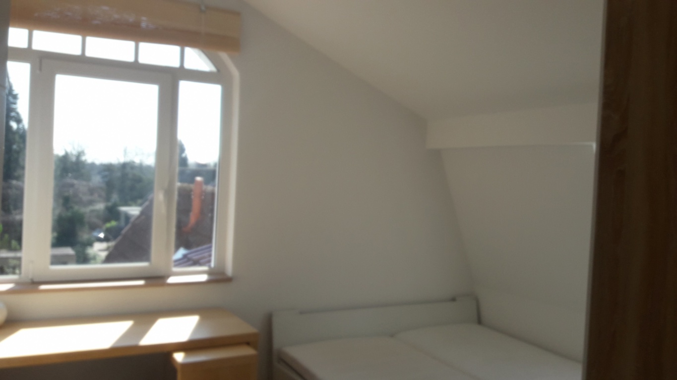 3 möbl. Zi 68 qm inkl Pantry u Balkon für 1-3 Pers ruhig u grün in Meiendorf U1/Bus 24 – Von-Suppé-str. 37d, 22145 Hamburg Meiendorf – Vorschaubild 9