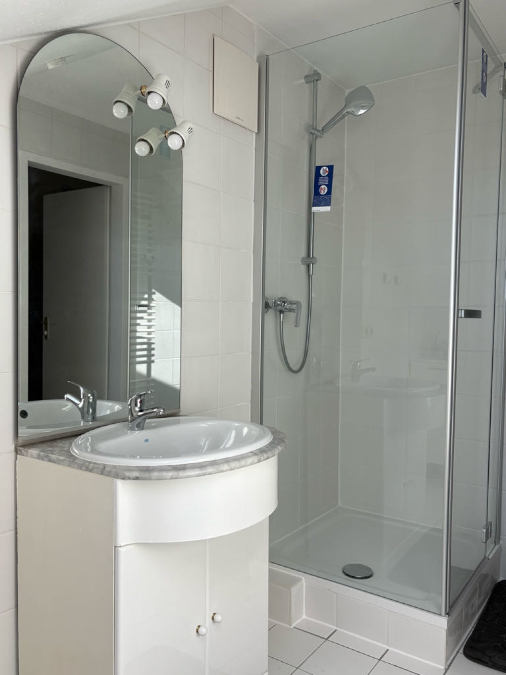 Habitación en WG Allach-Untermenzing Nätherstr. 0 - Bad Einliegerwohnung WG