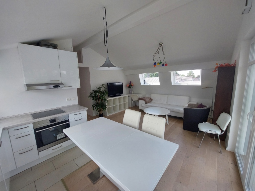 3 möbl. Zi 68 qm inkl Pantry u Balkon für 1-3 Pers ruhig u grün in Meiendorf U1/Bus 24 – Von-Suppé-str. 37d, 22145 Hamburg Meiendorf – Vorschaubild 4