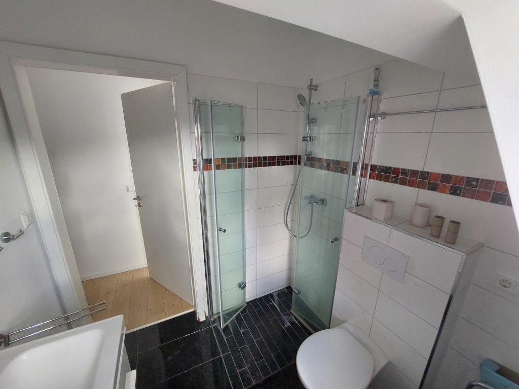 3 möbl. Zi 68 qm inkl Pantry u Balkon für 1-3 Pers ruhig u grün in Meiendorf U1/Bus 24 – Von-Suppé-str. 37d, 22145 Hamburg Meiendorf – Vorschaubild 15