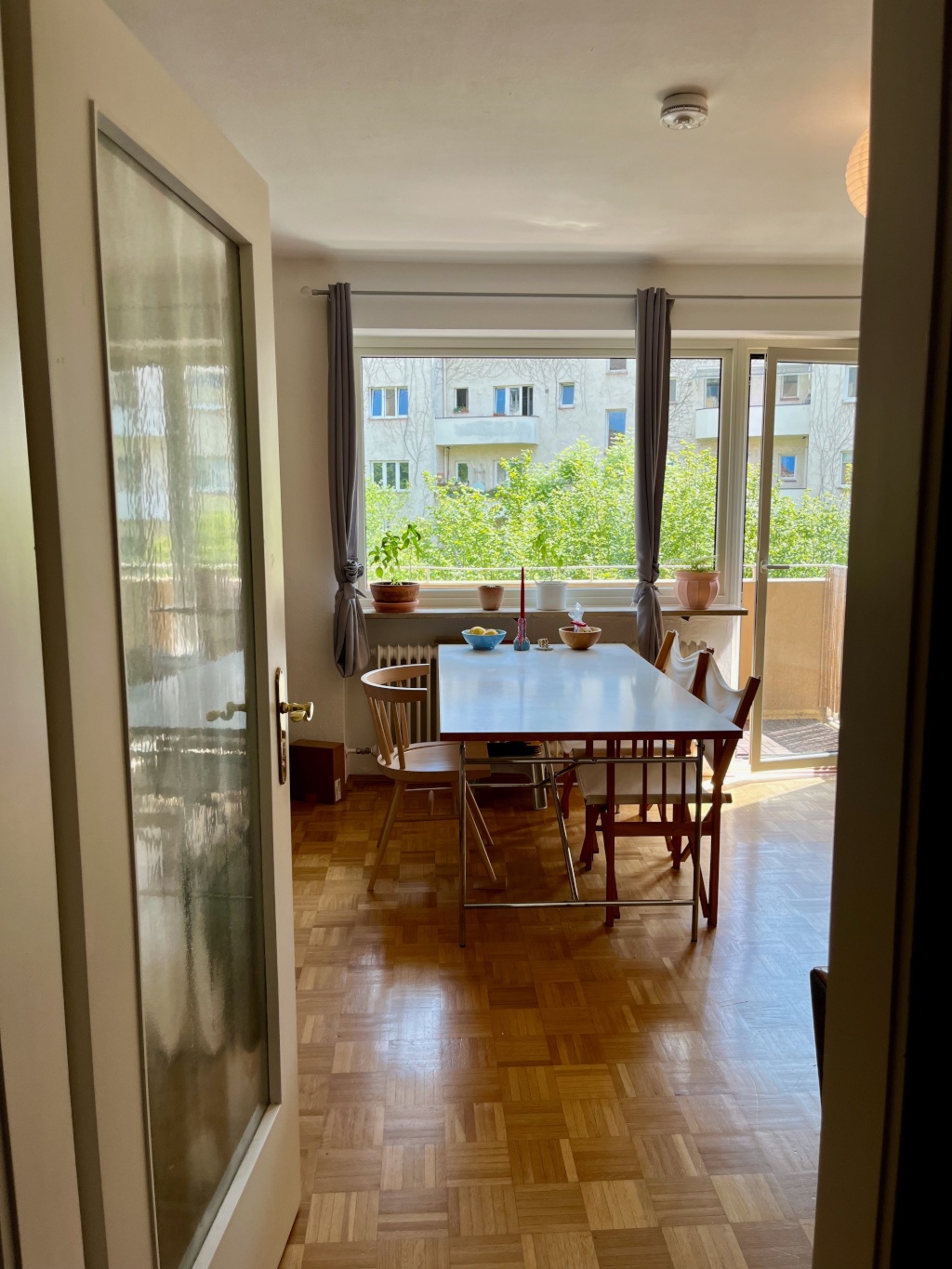 Helle 1-Zimmer-Wohnung mit Balkon in Schwabing (Untermiete ab 6 Mon.)