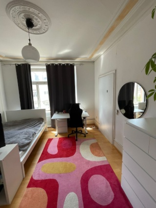 Anzeigenbild: Möbliertes Zimmer zur Zwischenmiete (015.08.–19.09.) – im Sedanviertel