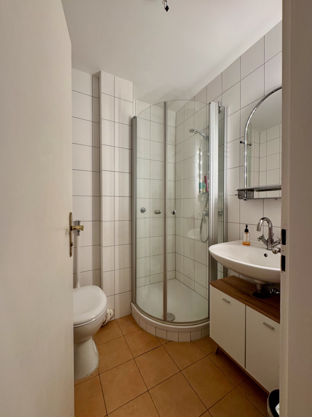 Helle 1-Zimmer-Wohnung mit Balkon in Schwabing (Untermiete ab 6 Mon.) – 80803 München Schwabing-West/Schwabing-Freimann – Vorschaubild 9