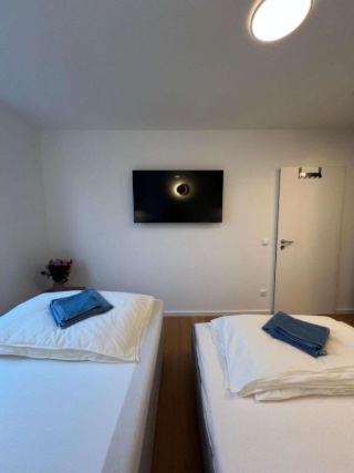 Anzeigenbild: Möbliertes Gemeinschaftszimmer für Frauen