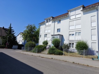 Anzeigenbild: Vollmöblierte 79qm 3-Zimmer-Wohnung mit Balkon & TG-Stellplatz – bezugsfrei ab 01.10.2025