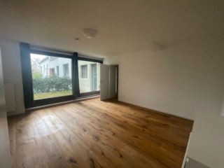 Anzeigenbild: WG-Zimmer Komplett renovierte Wohnung mit privatem Garten in einer wunderschönen Gegend von Stuttgart