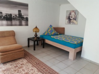 Anzeigenbild: Apartment 30qm 1-3 Monate, über der Stadt, ruhige Wohnlage. Würzbg-Höchberg-Hexenbruch