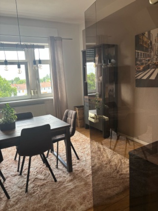 Anzeigenbild: Helle 4-Zimmer-Maisonettewohnung mit Altbaucharme