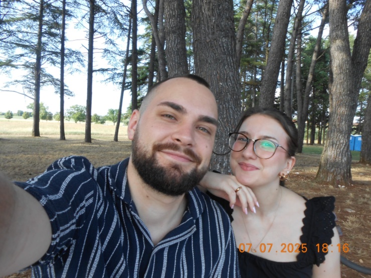 Ad image: 1.5 to 2 bedroom apartment for couple searched | Unlimited or longer rental | From October