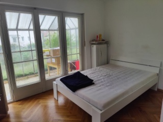 Anzeigenbild: Ein schönes großes, geräumiges und sonniges Zimmer mit Balkon