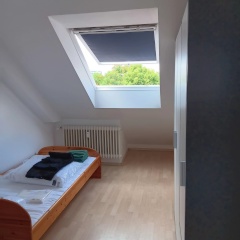 Anzeigenbild: 2-Zimmer in 3-er WG zu vermieten