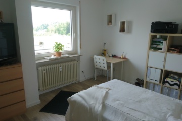 Anzeigenbild: WG-Zimmer mit eigenem Bad & drei Dachterrassen & einer Bar in Hochschulnähe