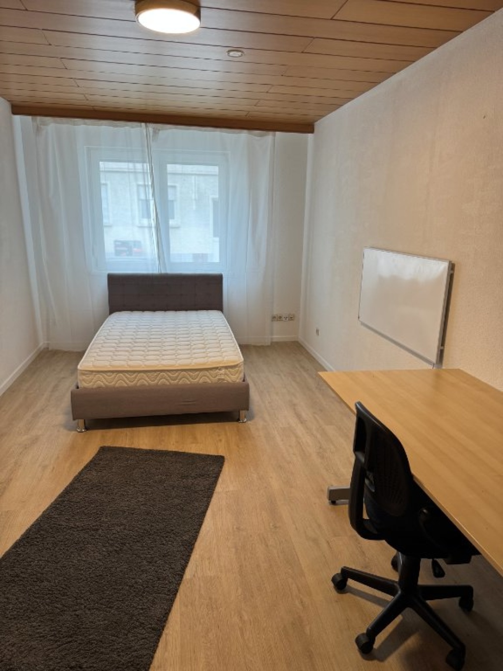 WG - Zimmer / voll Mobliert /