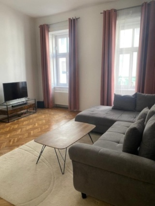 Anzeigenbild: Voll möblierte 50 m² Altbauwohnung in Wien 9 – Zwischenmiete mit Übernahmemöglichkeit
