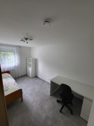 Anzeigenbild: Frau für WG-Zimmer